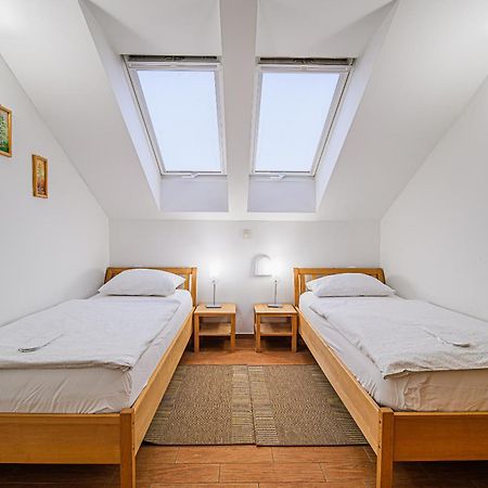 Apartments Maleric With Indoor Pool And Wellness Dragatus Exterior photo