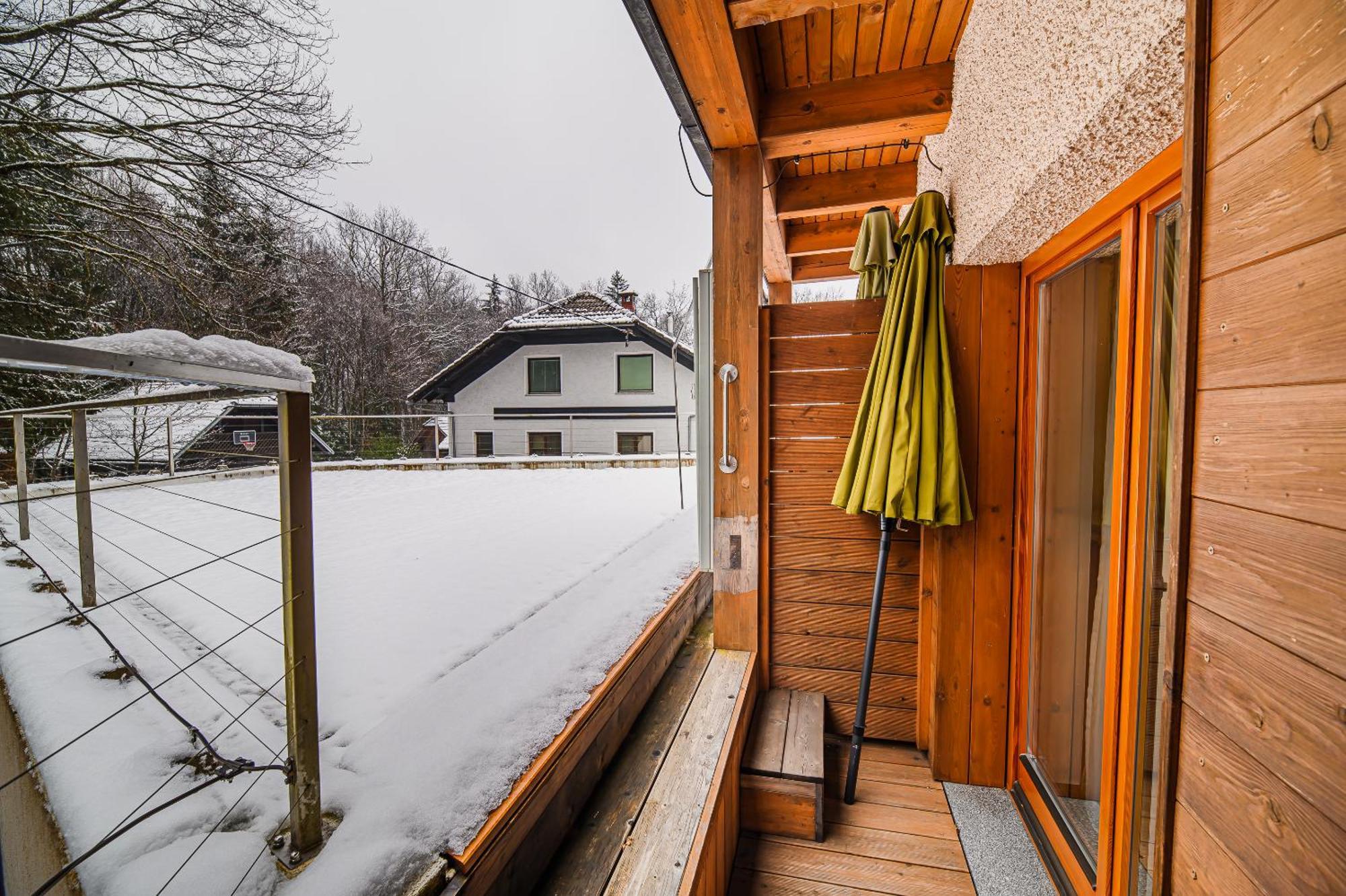 Apartments Maleric With Indoor Pool And Wellness Dragatus Room photo