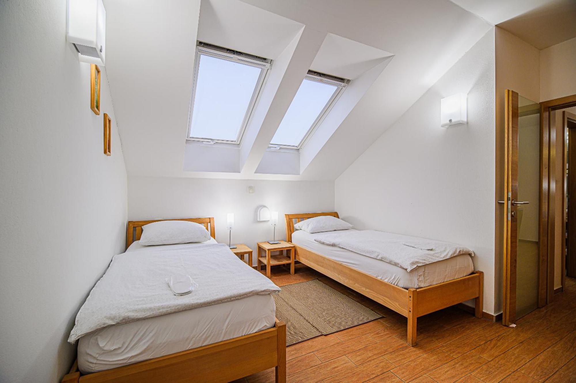 Apartments Maleric With Indoor Pool And Wellness Dragatus Room photo