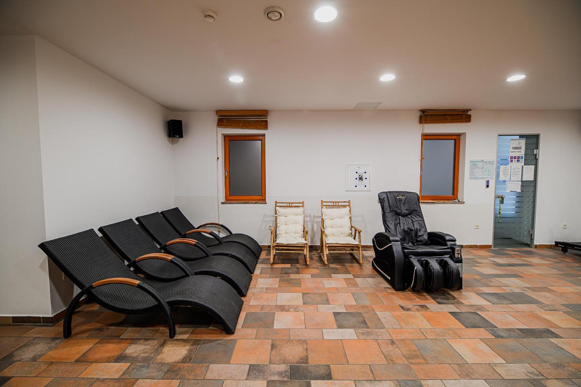 Apartments Maleric With Indoor Pool And Wellness Dragatus Exterior photo