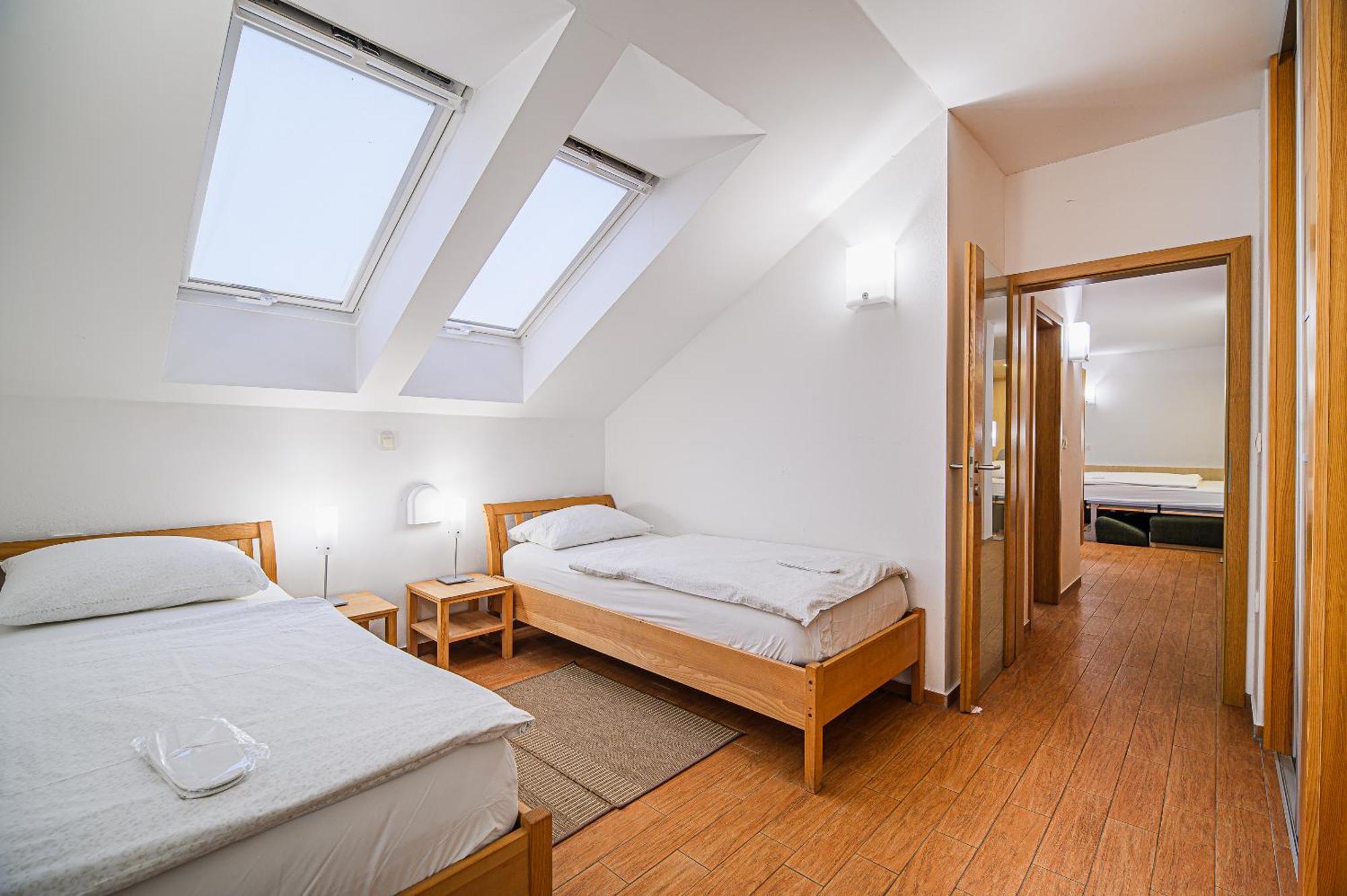 Apartments Maleric With Indoor Pool And Wellness Dragatus Room photo