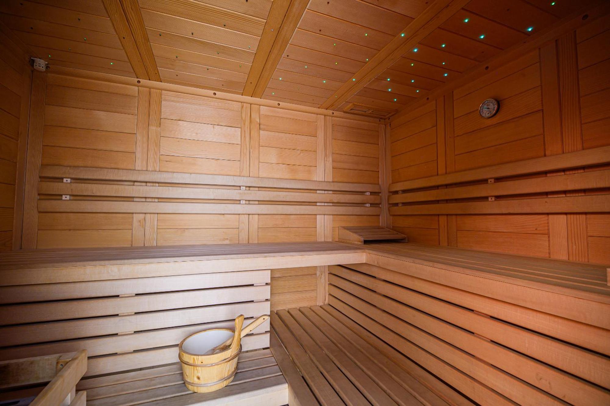 Apartments Maleric With Indoor Pool And Wellness Dragatus Exterior photo