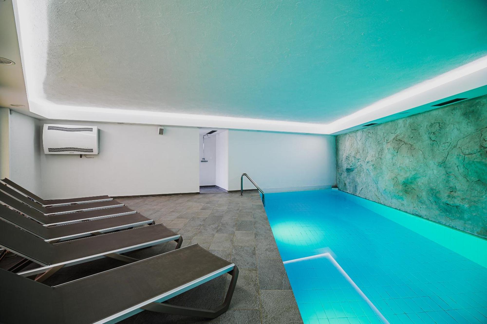 Apartments Maleric With Indoor Pool And Wellness Dragatus Exterior photo