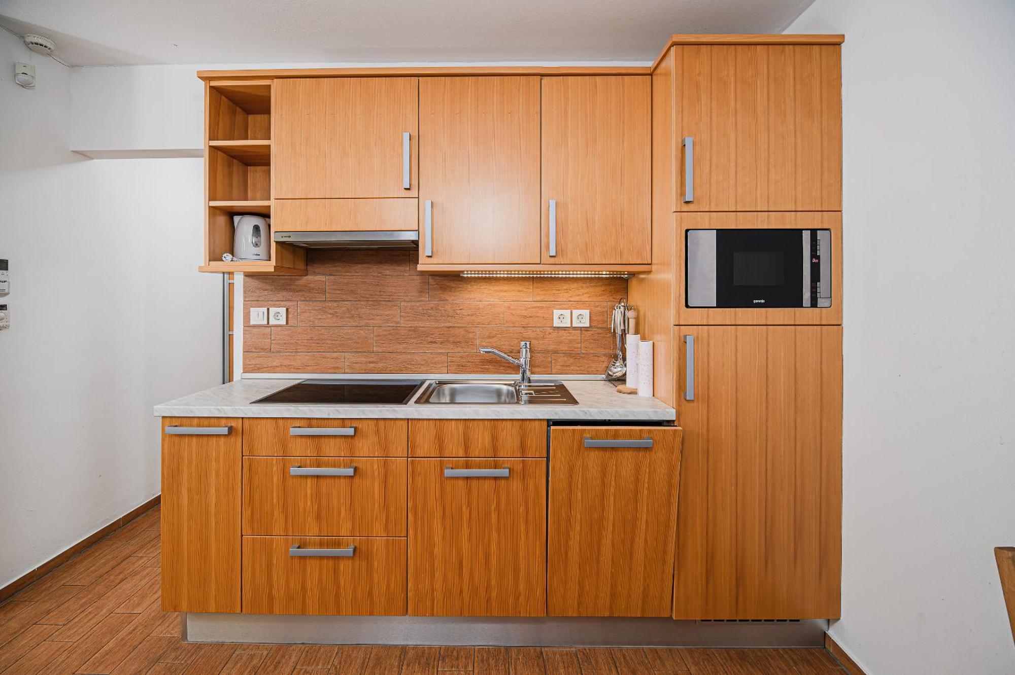 Apartments Maleric With Indoor Pool And Wellness Dragatus Room photo